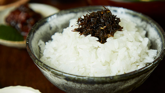かまどで炊き立て〆のご飯